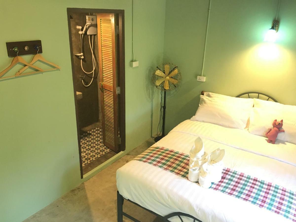 Talardkao Balcony Krabi Hostel Eksteriør bilde