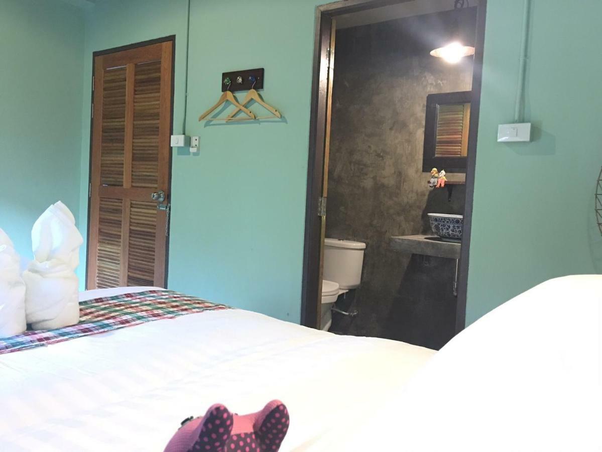 Talardkao Balcony Krabi Hostel Eksteriør bilde